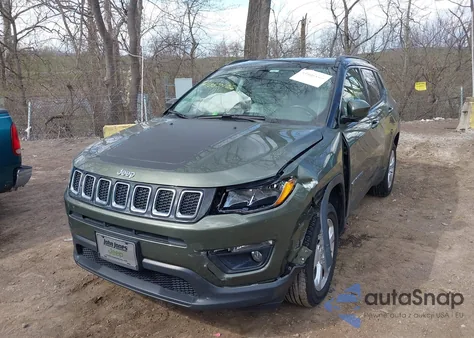 2018 Jeep Compass Latitude 4X4 z USA, uszkodzony, nr VIN 3C4NJDBB7JT176752
